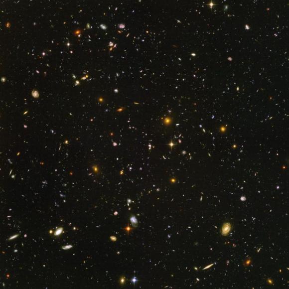 Das Hubble Ultra Deep Field. (NASA, ESA, S. Beckwith (STScI) and the HUDF Team)